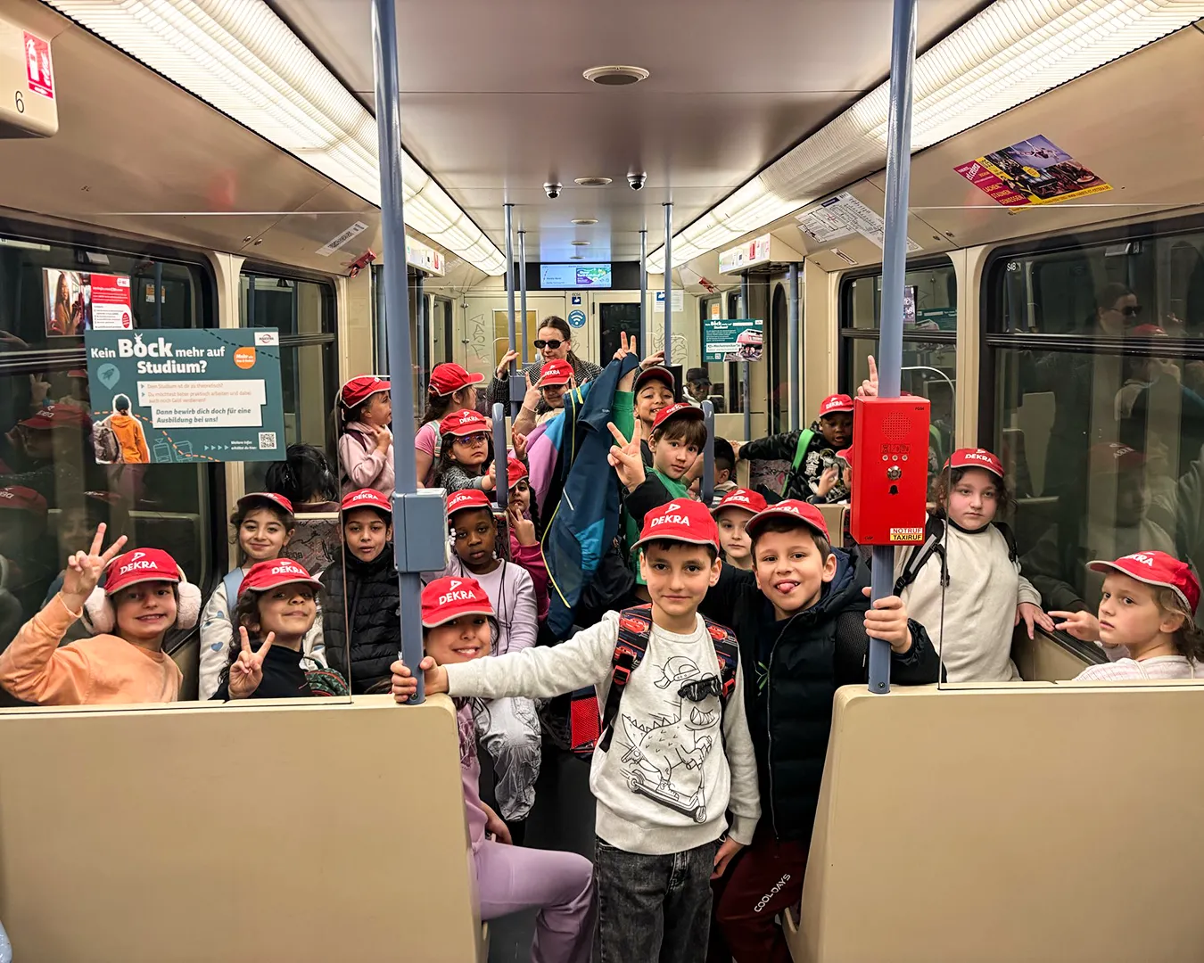 Kinder des Teilstandortes besuchen das Theater Etcetera